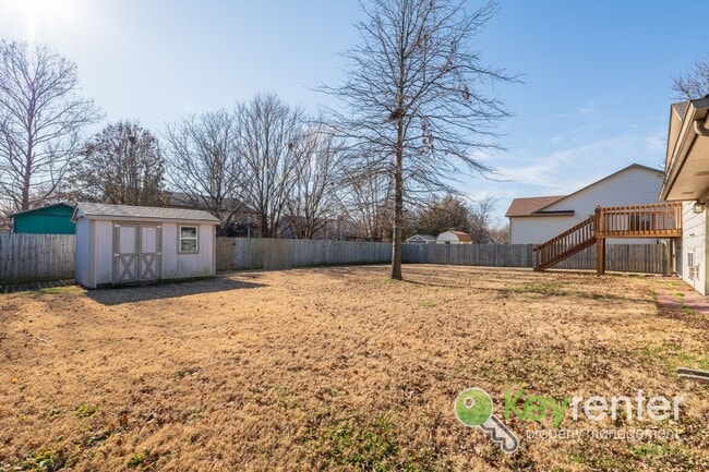 Building Photo - Beautifully Updated 3-Bedroom Bi-Level Home Near Wichita – Cul-de-Sac Location