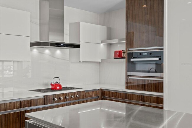 Building Photo - 450 Knights Run Ave