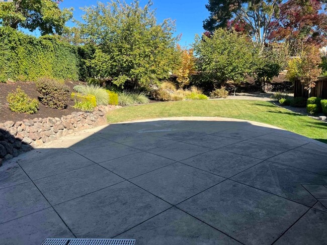 Building Photo - 172 Maidenhair Ct