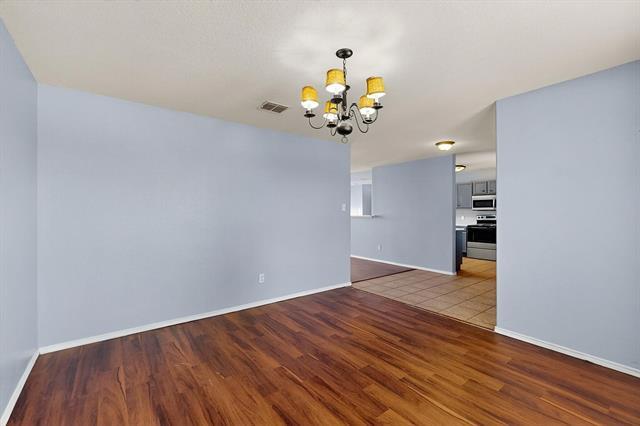 Building Photo - 621 Berry Tr