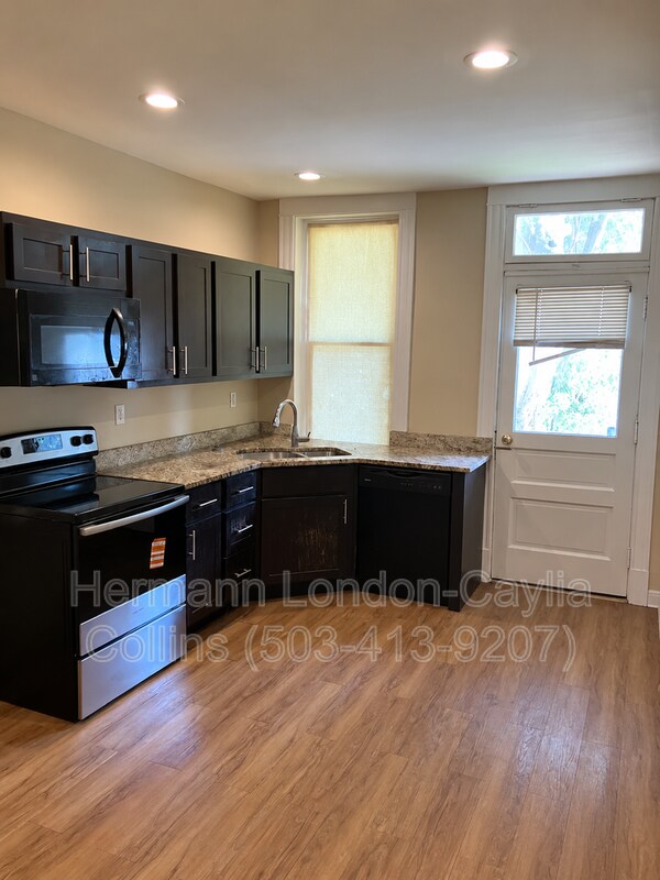 Building Photo - 4504 S Grand Blvd