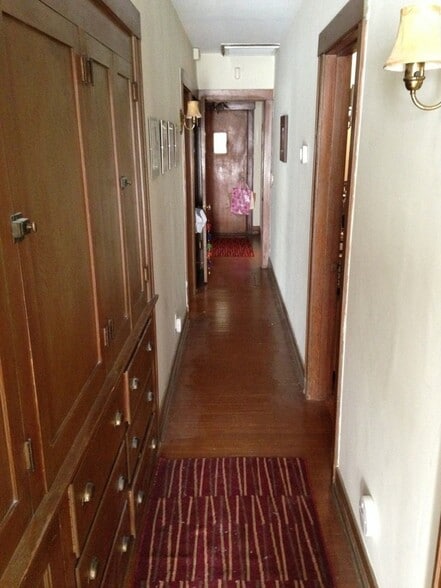 Hallway - 862 Allen Ave