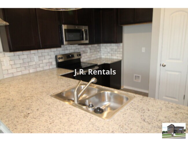 Building Photo - 227 Grn Valley Dr