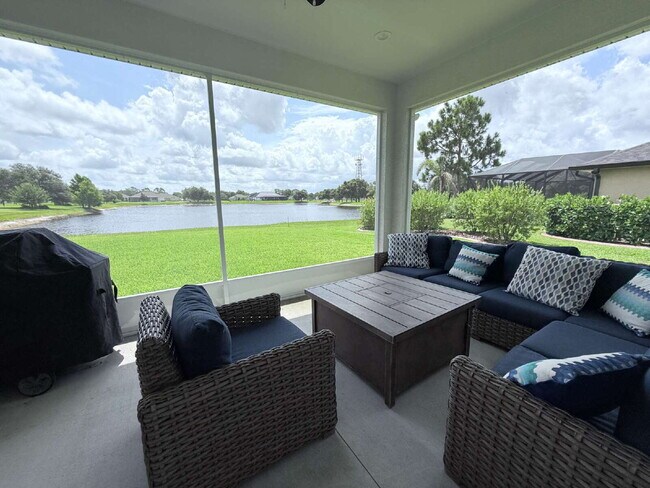 Building Photo - 5 Bedroom and 6 Bathroom, Lake view House