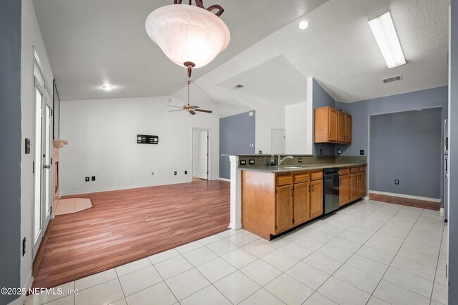 Building Photo - 5392 Heronview Ct