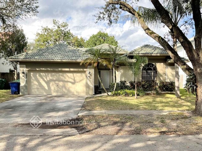 Building Photo - 11571 Waterford Ct