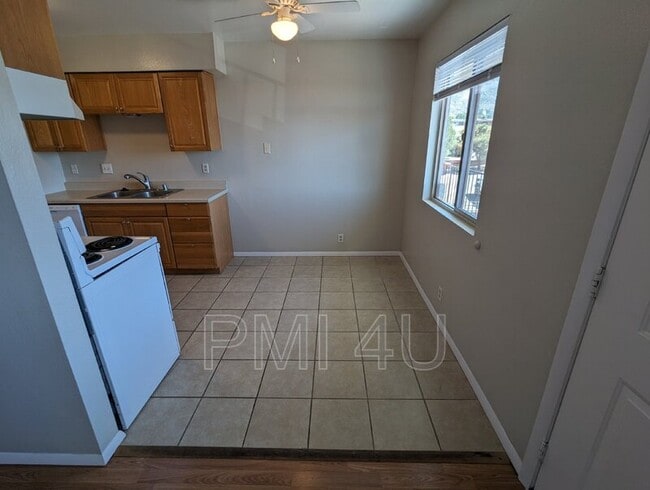 Building Photo - 12409 Manitoba Dr NE