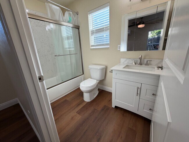 Building Photo - Cozy 2 bedroom Dual Master! Ready for move in! Rent today !