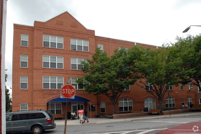 Building Photo - Benet House