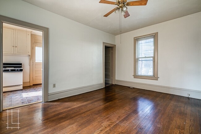 Building Photo - 35 Lundy St