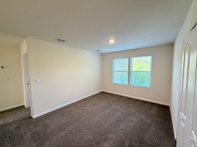 Building Photo - 611 Morgans Treasure Rd