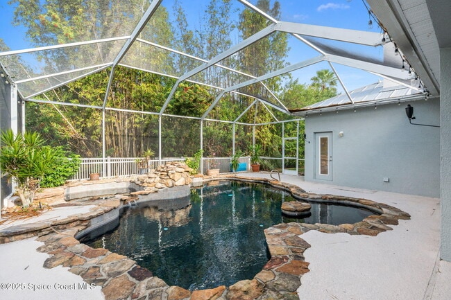 Building Photo - 943 Carriage Hill Rd