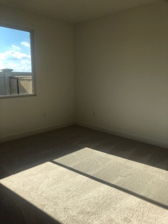 Building Photo - Single Story Stockton Home - Located in Westlake Village