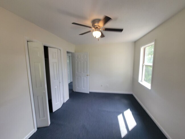 Building Photo - 3513 Wyevale Dr