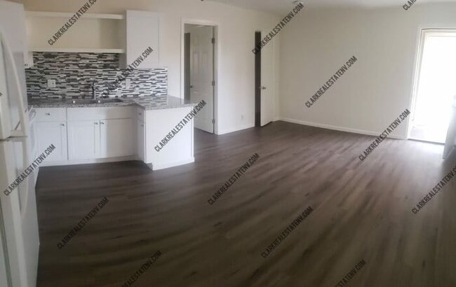 Building Photo - Brand New Midtown 1bed 1 Bath unit ready t...