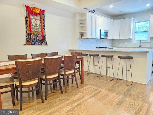 Building Photo - 1311 S St SE