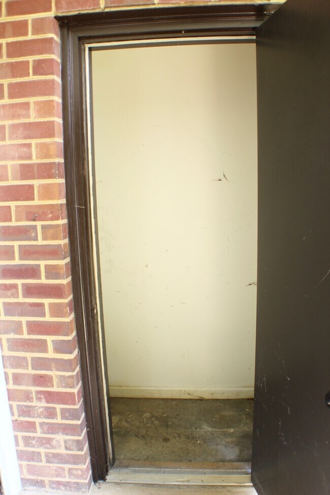 Building Photo - 1030-3 Blue Ridge Dr