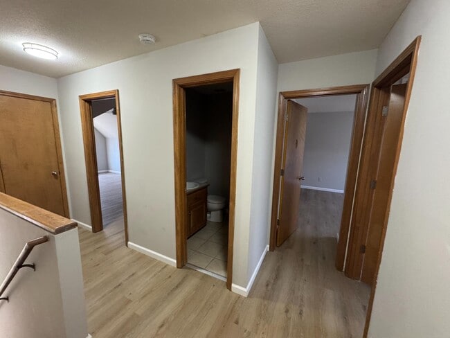 Building Photo - 410 Trent Ct