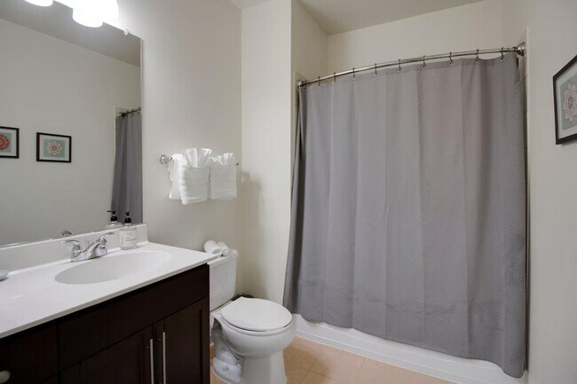 Building Photo - 200 S Peyton St