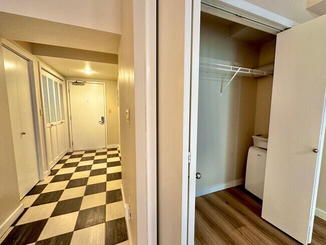Building Photo - Downtown Bellevue Studio with Balcony, In-Unit Laundry & Amenities