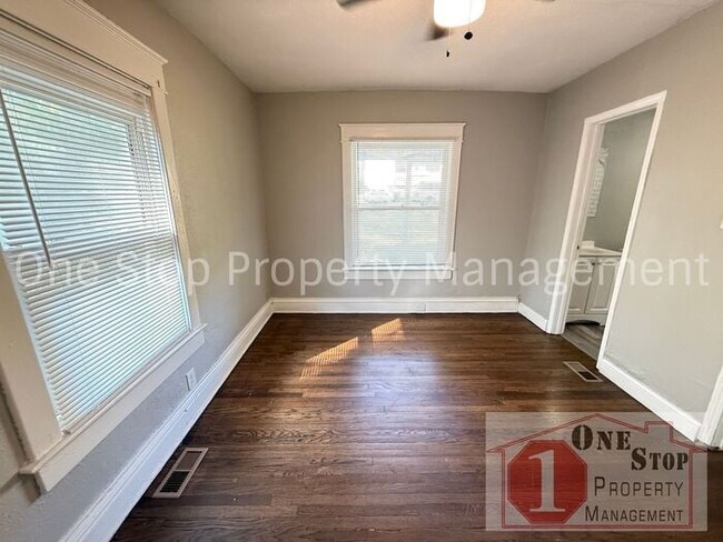 Building Photo - Spacious 3-bedroom, 2-bath house in Kansas City!