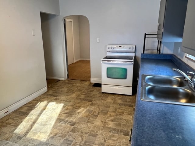 Building Photo - 742 Pony Farm Road