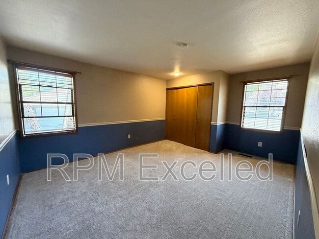 Building Photo - 4925 Mill Pond Dr SE