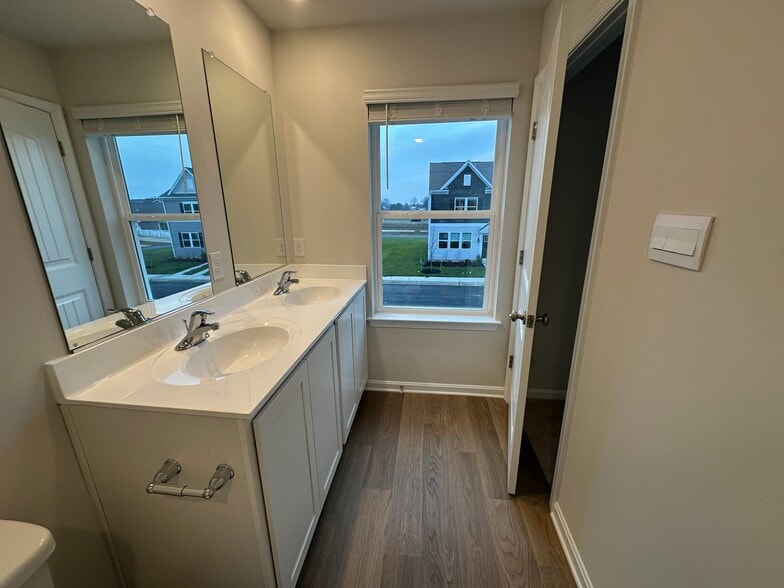 Building Photo - 10964 Farmerfield St