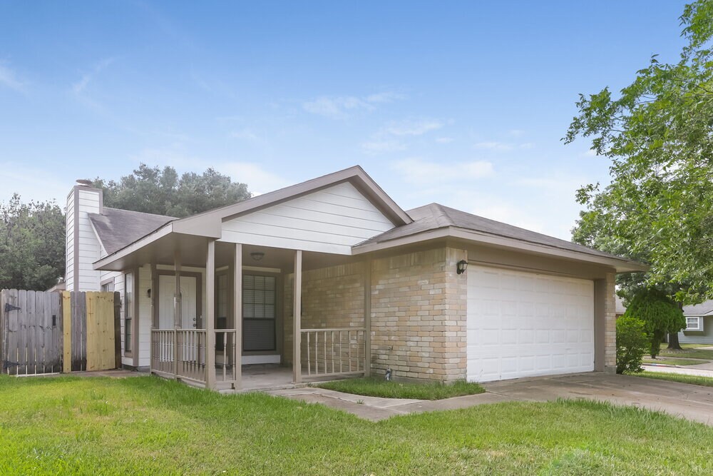 Building Photo - 6395 Crossway Dr