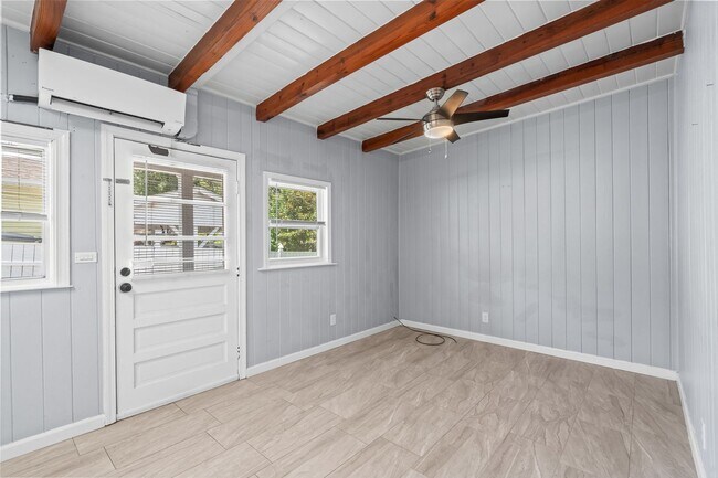 Building Photo - Turner Street Tri-Plex