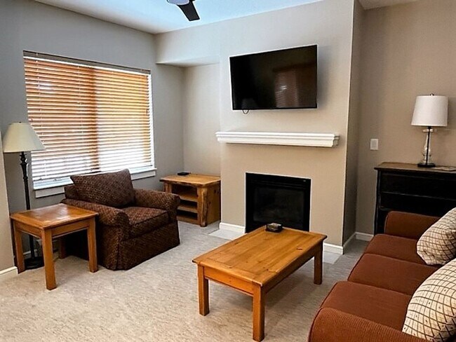 Building Photo - Winter Seasonal Rental- Seasons #1837