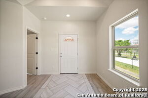 Building Photo - 9322 Clamp Ave
