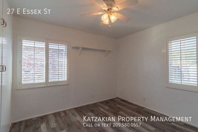 Building Photo - Stylishly Remodeled 2-Bedroom Home in Cent...