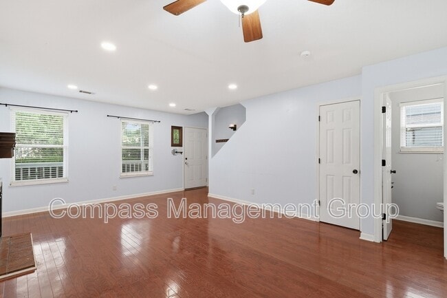Building Photo - 7668 Chatham Cir NW
