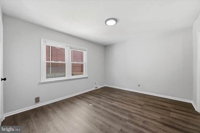 Building Photo - 3 Curtis Ave