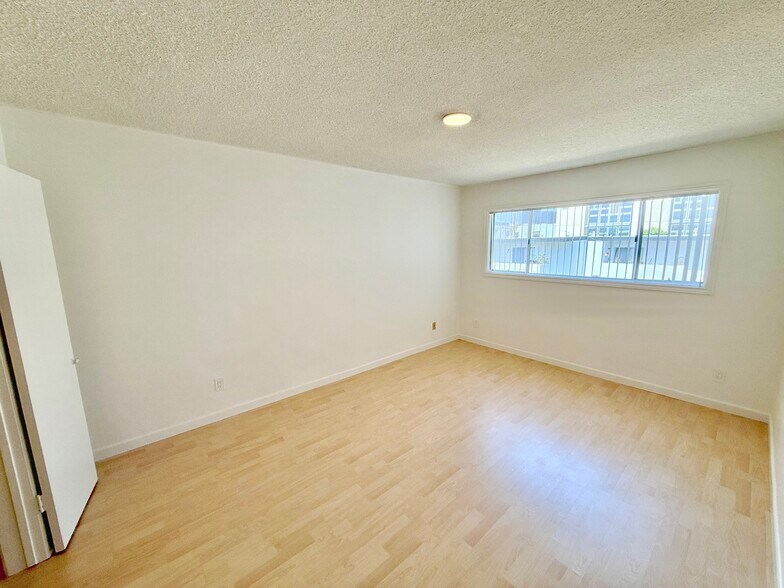 Building Photo - 1534 11th St