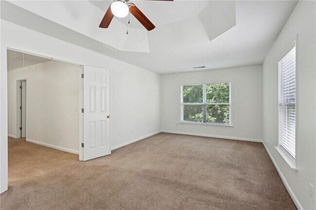 Building Photo - 952 Mill Creek Ave