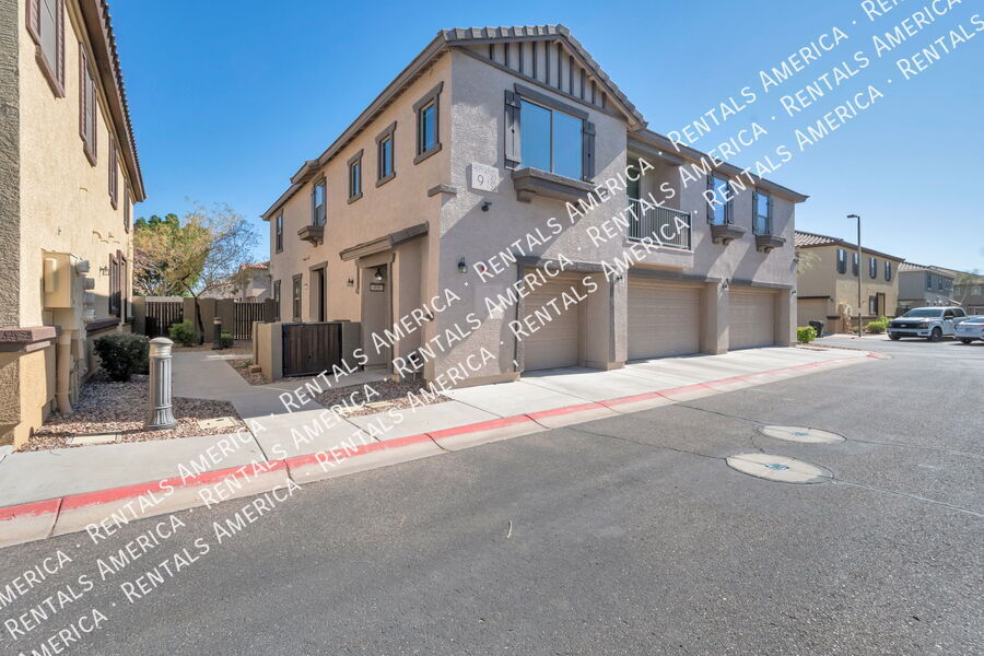 Building Photo - 1250 S Rialto