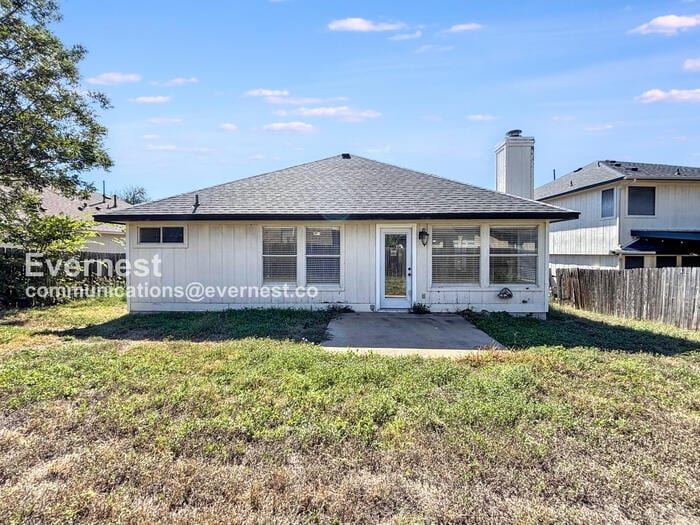 Building Photo - 1502 Sundance Dr