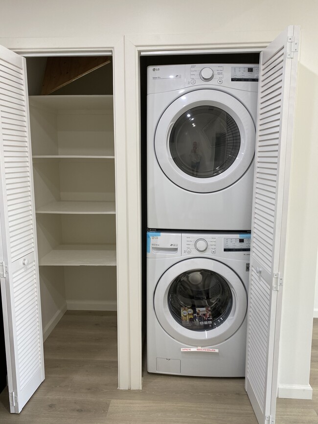 Building Photo - 3465 Perlita Ave