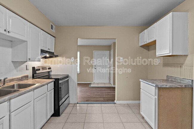 Building Photo - 1132 Redman Blvd