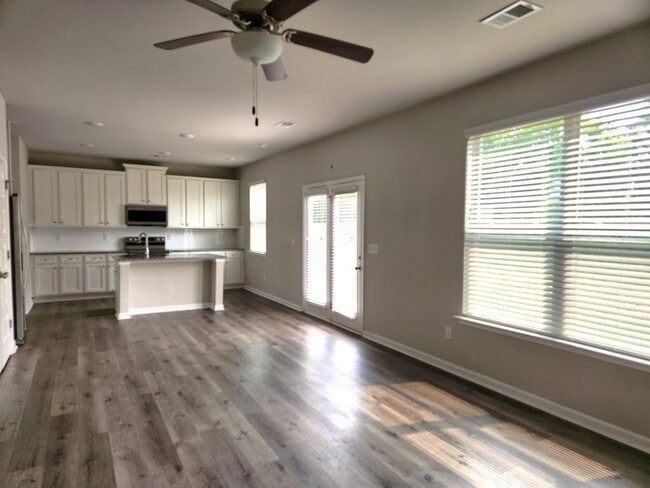Building Photo - 101 McGinnis Cir