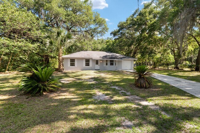 Building Photo - Country Living on 1 Acre – Move-In Ready 3 Bedroom Home in Reddick!