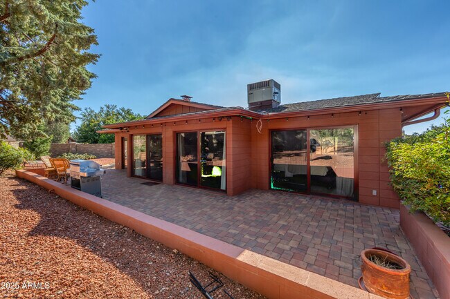 Building Photo - 70 Bell Rock Dr