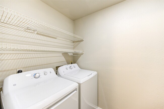 Building Photo - 6500 Sands Point Dr