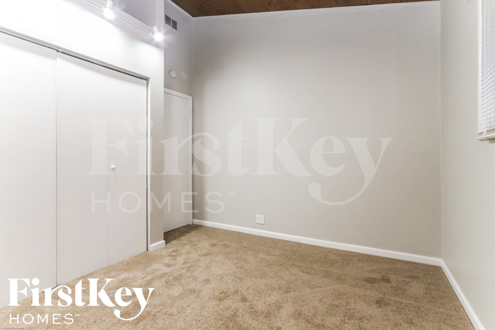 Building Photo - 4913 Victoria Rd