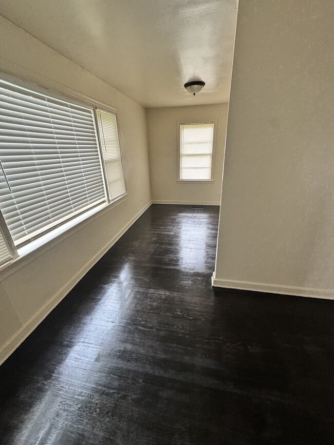 Building Photo - 3927 37th Ave N