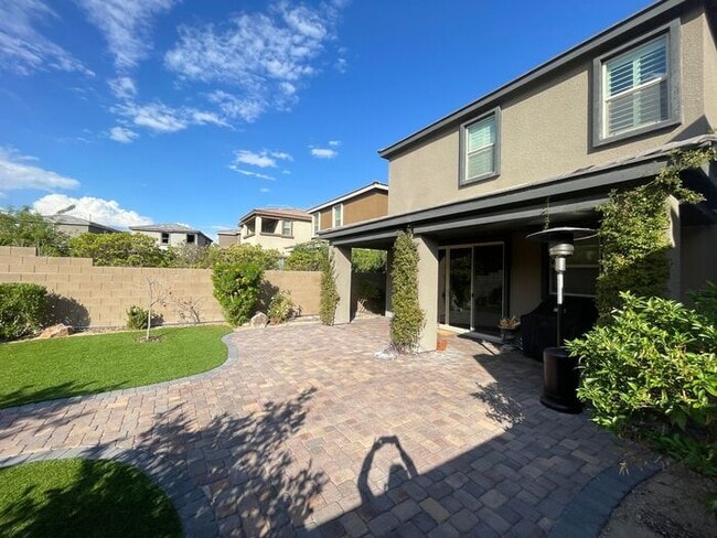 Building Photo - To schedule a viewing, call Wally Fellman ...