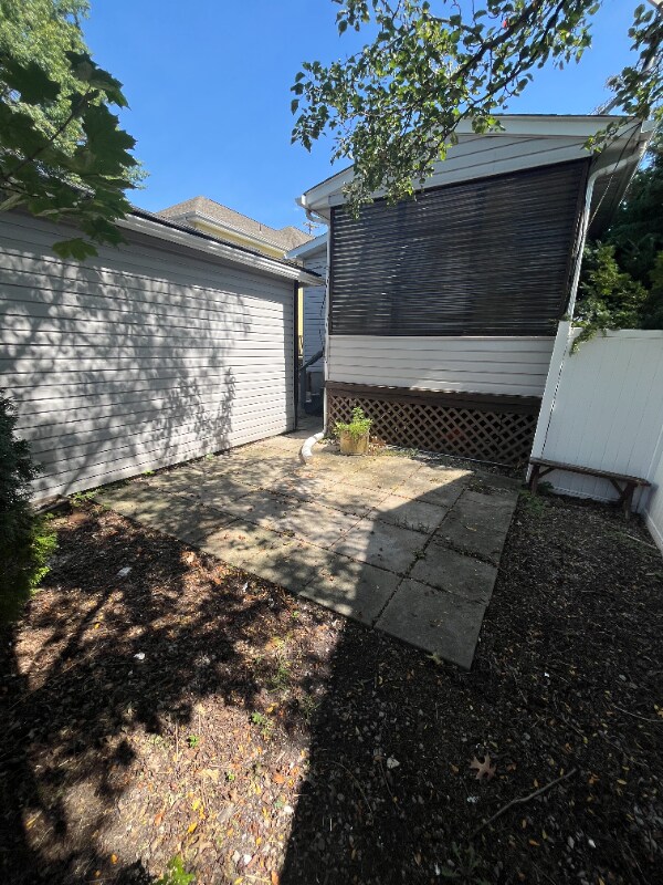 Building Photo - 261 Navigation St