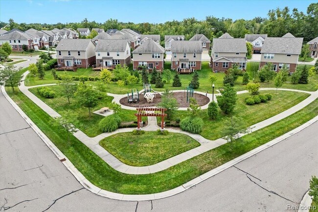 Building Photo - 49645 Hartwick Dr